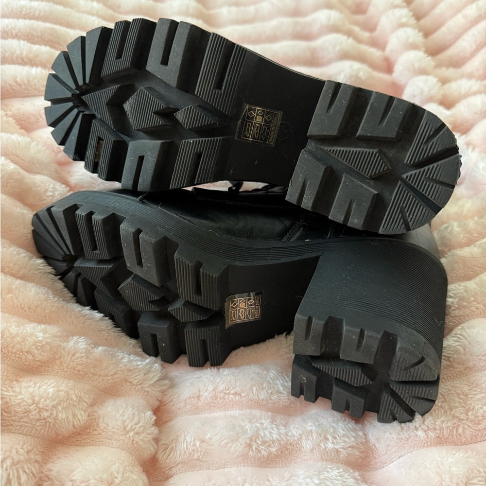 Boohoo Lace Up Chunky Hiker Boots - Picture 5 of 5